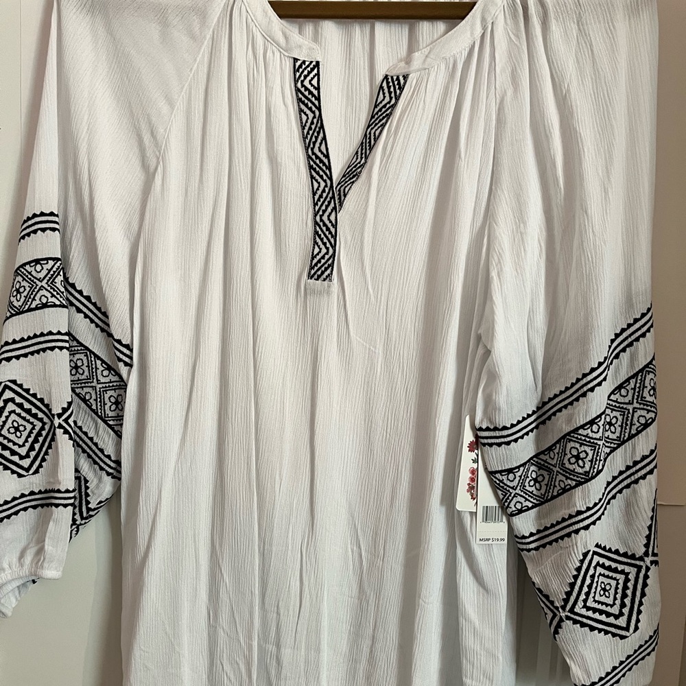 NWT The Pioneer Woman gauze white tunic with black embroidered print. SIZE LARGE